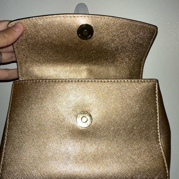 Micheal Kors Gold mini bag - Picture 5 of 6